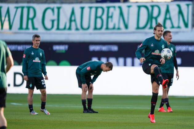 1 FC Heidenheim vs. SV Werder Bremen Relegation 02 06 07 2020 Niclas Füllkrug Fuellkrug Werder Bremen 11 , Sebastian Langkamp Werder Bremen 15 , Banner we believe in it Sport nphgm001 Football 1 Bundesliga Season 19 20 Relegation 02 1 FC Heidenheim vs SV Werder Bremen 06 07 2020 Foto gumzmedia nordphoto POOL DFL regulations prohibit any use of photographs as image sequences and or quasi video EDITORIAL USE ONLY National and international News Agencies OUT Heidenheim Voith Arena BW GERMANY Poolfoto gumzmedia nordphoto ,EDITORIAL USE ONLY