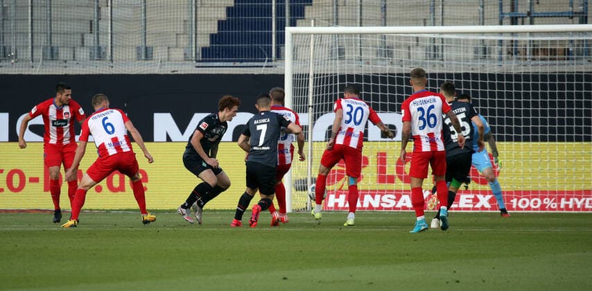 Relegation 1 FC Heidenheim SV Werder Bremen mi Norman Theuerkauf 1 FC Heidenheim own goal 0 1 Germany, Heidenheim, 06 07 2020, Football, Bundesliga, Season 2019 2020, Relegation, 1 FC Heidenheim SSV Jahn Regensburg DFL DFB REGULATIONS PROHIBIT ANY USE OF PHOTOGRAPHS AS IMAGE AND OR QUASI VIDEO Photo Press Photo Herd Robin Herd Pool Press Photo Herd Heidenheim Herd Baden Württemberg Germany Poolfoto Pressefoto Rudel Robin Rudel Poo ,EDITORIAL USE ONLY