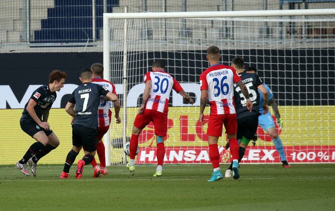 Relegation 1 FC Heidenheim SV Werder Bremen mi Norman Theuerkauf 1 FC Heidenheim own goal 0 1 Germany, Heidenheim, 06 07 2020, Football, Bundesliga, Season 2019 2020, Relegation, 1 FC Heidenheim SSV Jahn Regensburg DFL DFB REGULATIONS PROHIBIT ANY USE OF PHOTOGRAPHS AS IMAGE AND OR QUASI VIDEO Photo Press Photo Herd Robin Herd Pool Press Photo Herd Heidenheim Herd Baden Württemberg Germany Poolfoto Pressefoto Rudel Robin Rudel Poo ,EDITORIAL USE ONLY