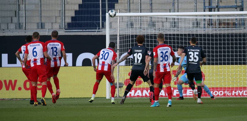 Relegation 1 FC Heidenheim SV Werder Bremen mi Norman Theuerkauf 1 FC Heidenheim own goal 0 1 Germany, Heidenheim, 06 07 2020, Football, Bundesliga, Season 2019 2020, Relegation, 1 FC Heidenheim SSV Jahn Regensburg DFL DFB REGULATIONS PROHIBIT ANY USE OF PHOTOGRAPHS AS IMAGE AND OR QUASI VIDEO Photo Press Photo Herd Robin Herd Pool Press Photo Herd Heidenheim Herd Baden Württemberg Germany Poolfoto Pressefoto Rudel Robin Rudel Poo ,EDITORIAL USE ONLY