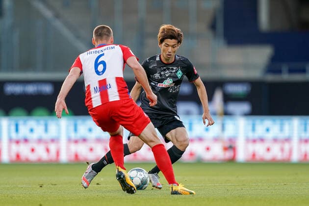 1 FC Heidenheim vs SV Werder Bremen Relegation 02 06 07 2020 Patrick Mainka 1 FC Heidenheim 1846 06 , Yuya Osako Werder Bremen 08 Sport nphgm001 Football 1 Bundesliga season 19 20 Relegation 02 1 FC Heidenheim vs SV Werder Bremen 06 07 2020 Foto gumzmedia nordphoto POOL DFL regulations prohibit any use of photographs as image sequences and or quasi video EDITORIAL USE ONLY National and international News Agencies OUT Heidenheim Voith Arena BW GERMANY Poolfoto gumzmedia nordphoto ,EDITORIAL USE ONLY