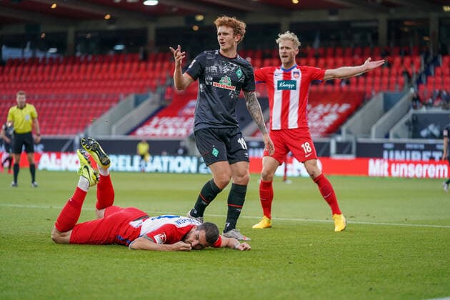 1 FC Heidenheim vs SV Werder Bremen Relegation 02 06 07 2020 Norman Theuerkauf 1 FC Heidenheim 1846 30 , Joshua Sargent Werder Bremen 19 Sebastian Griesbeck 1 FC Heidenheim 1846 18 Sport nphgm001 Football 1 Bundesliga season 19 20 Relegation 02 1 FC Heidenheim vs SV Werder Bremen 06 07 2020 Foto gumzmedia nordphoto POOL DFL regulations prohibit any use of photographs as image sequences and or quasi video EDITORIAL USE ONLY National and international News Agencies OUT Heidenheim Voith Arena BW GERMANY Poolfoto gumzmedia nordphoto ,EDITORIAL USE ONLY