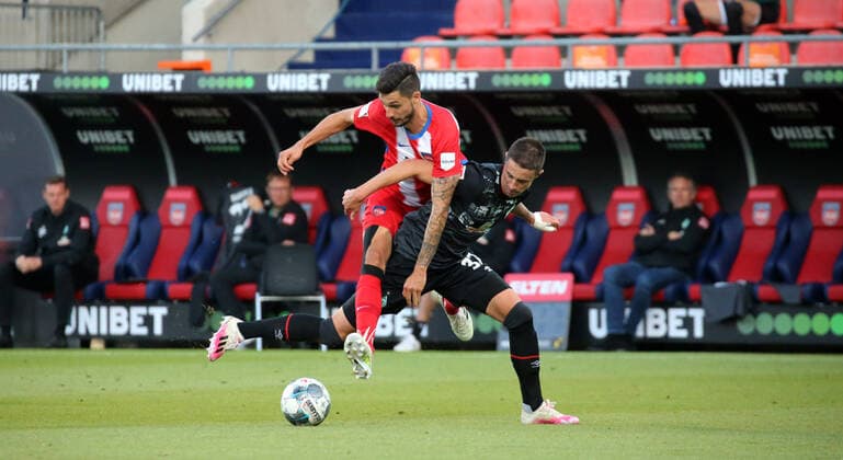 Relegation 1 FC Heidenheim SV Werder Bremen v l Tim Kleindienst 1 FC Heidenheim , Marco Friedl SV Werder Bremen Germany, Heidenheim, 06 07 2020, Football, Bundesliga, Season 2019 2020, Relegation, 1 FC Heidenheim SSV Jahn Regensburg DFL DFB REGULATIONS PROHIBIT ANY USE OF PHOTOGRAPHS AS IMAGE AND OR QUASI VIDEO Photo Press Photo Herd Robin Herd Pool Press Photo Herd Heidenheim Herd Baden Württemberg Germany Poolfoto Pressefoto Rudel Robin Rudel Poo ,EDITORIAL USE ONLY