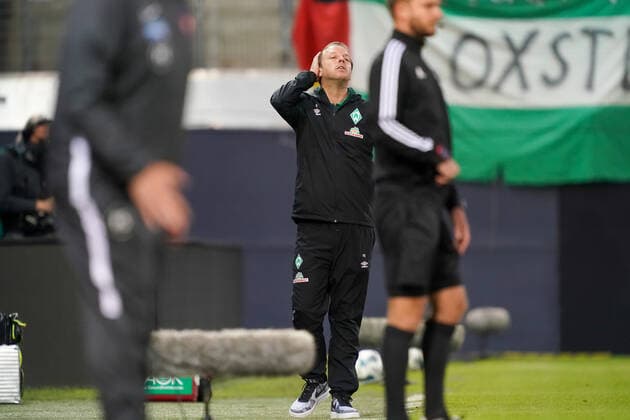 1 FC Heidenheim vs SV Werder Bremen Relegation 02 06 07 2020 Gesture, facial expression, Florian Kohfeldt Trainer SV Werder Bremen Sport nphgm001 Football 1 Bundesliga Season 19 20 Relegation 02 1 FC Heidenheim vs SV Werder Bremen 06 07 2020 Foto gumzmedia nordphoto POOL DFL regulations prohibit any use of photographs as image sequences and or quasi video EDITORIAL USE ONLY National and international News Agencies OUT Heidenheim Voith Arena BW GERMANY Poolfoto gumzmedia nordphoto ,EDITORIAL USE ONLY