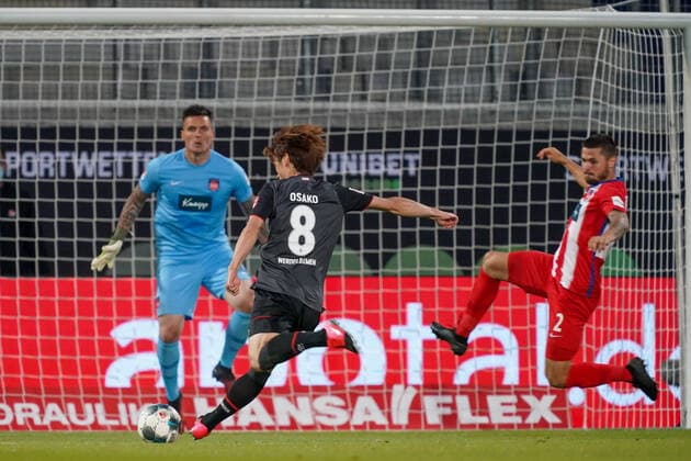 1 FC Heidenheim vs SV Werder Bremen Relegation 02 06 07 2020 Kevin Müller Mueller 1 FC Heidenheim 1846 01 , Yuya Osako Werder Bremen 08 , Marnon Busch 1 FC Heidenheim 1846 02 Sport nphgm001 Football 1 Bundesliga season 19 20 Relegation 02 1 FC Heidenheim vs SV Werder Bremen 06 07 2020 Foto gumzmedia nordphoto POOL DFL regulations prohibit any use of photographs as image sequences and or quasi video EDITORIAL USE ONLY National and international News Agencies OUT Heidenheim Voith Arena BW GERMANY Poolfoto gumzmedia nordphoto ,EDITORIAL USE ONLY