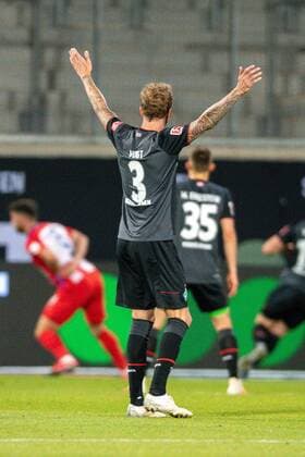 GER, FC Heidenheim vs Werder Bremen, football, Bundesliga Religation, 2019 2020, 06 07 2020 Kevin Vogt SV Werder Bremen 03 , Geste, GER, FC Heidenheim vs Werder Bremen, football, Bundesliga Religation, 2019 2020, 06 07 2020, DFB DFL regulations prohibit any use of photographs as image sequences and or quasi video , Foto EIBNER Sascha Walther Heidenheim Voith Arena Baden Wuerttemberg Germany Poolfoto Eibner Walther Pool ,EDITORIAL USE ONLY