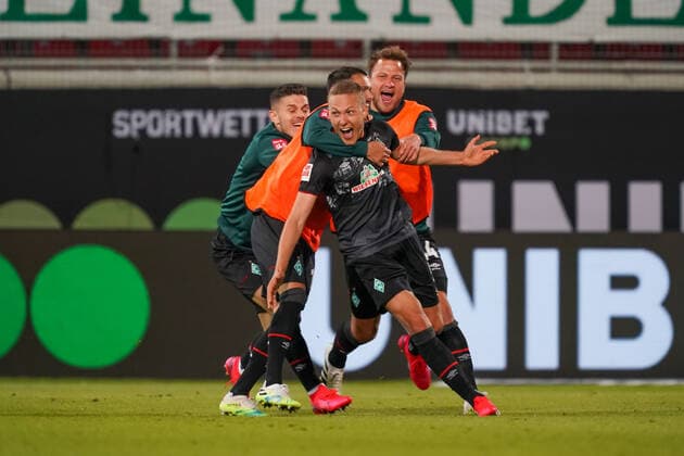 1 FC Heidenheim vs SV Werder Bremen Relegation 02 06 07 2020 Jubilation Ludwig Augustinsson Werder Bremen 05 after the 1 2 Philipp Bargfrede Werder Bremen 44 , Leonardo Bittencourt Werder Bremen 10 Milot Rashica Werder Bremen 07 Sport nphgm001 Football 1 Bundesliga season 19 20 Relegation 02 1 FC Heidenheim vs SV Werder Bremen 06 07 2020 Foto gumzmedia nordphoto POOL DFL regulations prohibit any use of photographs as image sequences and or quasi video EDITORIAL USE ONLY National and international News Agencies OUT Heidenheim Voith Arena BW GERMANY Poolfoto gumzmedia nordphoto ,EDITORIAL USE ONLY