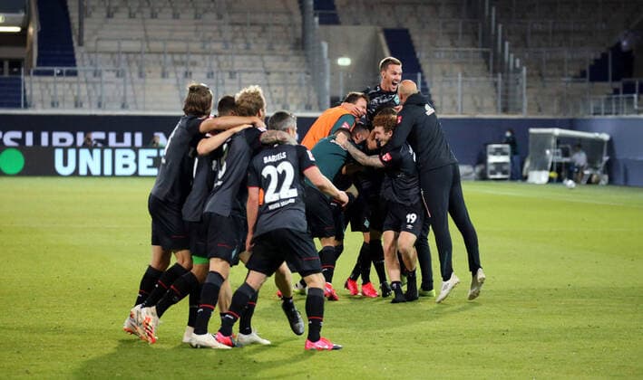 Relegation 1 FC Heidenheim SV Werder Bremen Jubilee SV Werder Bremen Germany, Heidenheim, 06 07 2020, Football, Bundesliga, Season 2019 2020, Relegation, 1 FC Heidenheim SSV Jahn Regensburg DFL DFB REGULATIONS PROHIBIT ANY USE OF PHOTOGRAPHS AS IMAGE AND OR QUASI VIDEO Photo Press Photo Rudel Robin Rudel Pool Press Photo Rudel Heidenheim Baden Württemberg Germany Poolfoto Pressefoto Rudel Robin Rudel Poo ,EDITORIAL USE ONLY