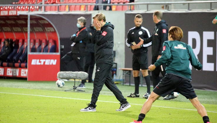 Relegation 1 FC Heidenheim SV Werder Bremen Florian Kohfeldt SV Werder Bremen Germany, Heidenheim, 06 07 2020, Football, Bundesliga, Season 2019 2020, Relegation, 1 FC Heidenheim SSV Jahn Regensburg DFL DFB REGULATIONS PROHIBIT ANY USE OF PHOTOGRAPHS AS IMAGE AND OR QUASI VIDEO Photo Press Photo Herd Robin Herd Pool Press Photo Herd Heidenheim Herd Baden Württemberg Germany Poolfoto Pressefoto Rudel Robin Rudel Poo ,EDITORIAL USE ONLY