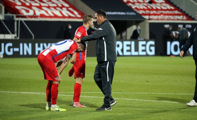 Relegation 1 FC Heidenheim SV Werder Bremen v l Norman Theuerkauf 1 FC Heidenheim , Frank Schmidt Trainer 1 FC Heidenheim Germany, Heidenheim, 06 07 2020, Football, Bundesliga, Season 2019 2020, Relegation, 1 FC Heidenheim SSV Jahn Regensburg DFL DFB REGULATIONS PROHIBIT ANY USE OF PHOTOGRAPHS AS IMAGE AND OR QUASI VIDEO Photo Press Photo Herd Robin Herd Pool Press Photo Herd Heidenheim Baden Württemberg Germany Poolfoto Pressefoto Rudel Robin Rudel Poo ,EDITORIAL USE ONLY