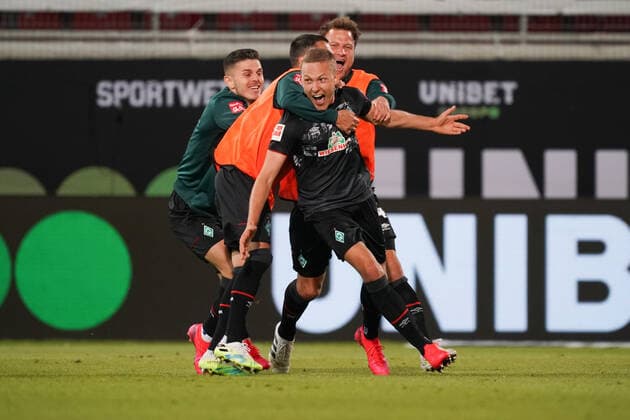 1 FC Heidenheim vs SV Werder Bremen Relegation 02 06 07 2020 Cheers Werder Bremen Class retention after the 2 2, Ludwig Augustinsson Werder Bremen 05 , Leonardo Bittencourt Werder Bremen 10 , Philipp Bargfrede Werder Bremen 44 , Milot Rashica Werder Bremen 07 Sport nphgm001 Football 1 Bundesliga Season 19 20 Relegation 02 1 FC Heidenheim vs SV Werder Bremen 06 07 2020 Foto gumzmedia nordphoto POOL DFL regulations prohibit any use of photographs as image sequences and or quasi video EDITORIAL USE ONLY National and international News Agencies OUT Heidenheim Voith Arena BW GERMANY Poolfoto gumzmedia nordphoto ,EDITORIAL USE ONLY