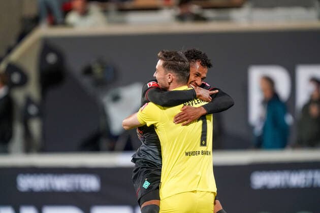 1 FC Heidenheim vs SV Werder Bremen Relegation 02 06 07 2020 Jiri Pavlenka Werder Bremen 01 cheers , Theodor Gebre Selassie Werder Bremen 23 Sport nphgm001 Football 1 Bundesliga Season 19 20 Relegation 02 1 FC Heidenheim vs SV Werder Bremen 06 07 2020 Foto gumzmedia nordphoto POOL DFL regulations prohibit any use of photographs as image sequences and or quasi video EDITORIAL USE ONLY National and international News Agencies OUT Heidenheim Voith Arena BW GERMANY Poolfoto gumzmedia nordphoto ,EDITORIAL USE ONLY