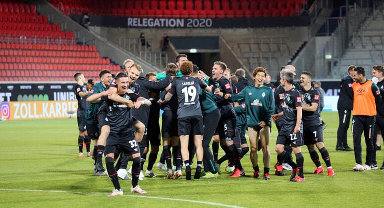 Relegation 1 FC Heidenheim SV Werder Bremen Jubilee SV Werder Bremen Germany, Heidenheim, 06 07 2020, Football, Bundesliga, Season 2019 2020, Relegation, 1 FC Heidenheim SSV Jahn Regensburg DFL DFB REGULATIONS PROHIBIT ANY USE OF PHOTOGRAPHS AS IMAGE AND OR QUASI VIDEO Photo Press Photo Rudel Robin Rudel Pool Press Photo Rudel Heidenheim Baden Württemberg Germany Poolfoto Pressefoto Rudel Robin Rudel Poo ,EDITORIAL USE ONLY