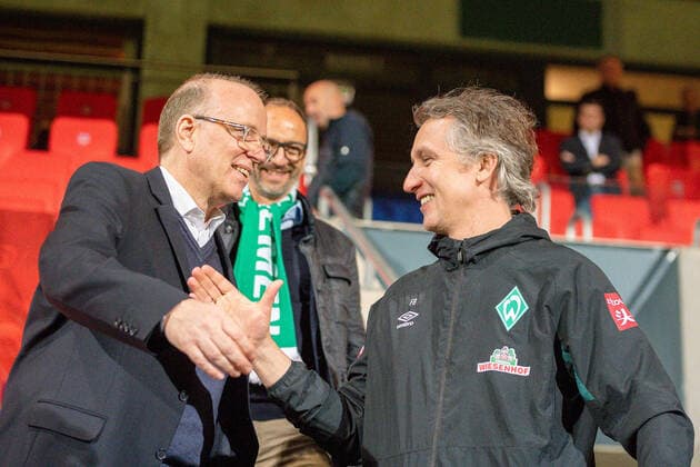 1 FC Heidenheim vs. SV Werder Bremen Relegation 02 06 07 2020 Cheers and congratulations for Managing Director Frank Baumann, GER, FC Heidenheim vs. Werder Bremen, Football, Bundesliga Religation, 2019 2020, 06 07 2020, DFB DFL regulations prohibit any use of photographs as image sequences and or quasi video , Foto EIBNER Sascha Walther Pool gumzmedia nordphoto Heidenheim Voith Arena Baden Wuerttemberg Germany Poolfoto Eibner gumzmedia nordphoto ,EDITORIAL USE ONLY