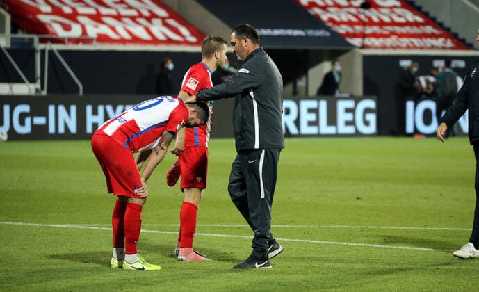 1 FC Heidenheim vs SV Werder Bremen Relegation 02 06 07 2020 v l Norman Theuerkauf 1 FC Heidenheim , Frank Schmidt Trainer 1 FC Heidenheim Deutschland, Heidenheim, 06 07 2020, Football, Bundesliga, Season 2019 2020, Relegation, 1 FC Heidenheim SV Werder Bremen nphgm001 06 07 2020 DFL DFB REGULATIONS PROHIBIT ANY USE OF PHOTOGRAPHS AS IMAGE AND OR QUASI VIDEO Photo Press Photo Rudel Robin Rudel Pool gumzmedia nordphoto Heidenheim Baden Württemberg Germany Poolfoto Pressefoto Rudel gumzmedia nordp ,EDITORIAL USE ONLY