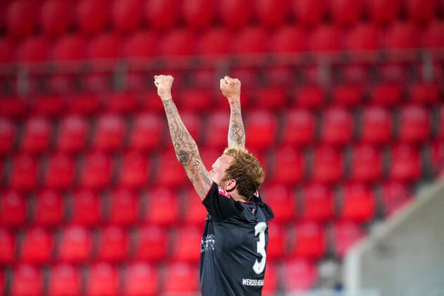 1 FC Heidenheim vs SV Werder Bremen Relegation 02 06 07 2020 Cheers Kevin Vogt Werder Bremen 03 Sport nphgm001 Football 1 Bundesliga Season 19 20 Relegation 02 1 FC Heidenheim vs SV Werder Bremen 06 07 2020 Foto gumzmedia nordphoto POOL DFL regulations prohibit any use of photographs as image sequences and or quasi video EDITORIAL USE ONLY National and international News Agencies OUT Heidenheim Voith Arena BW GERMANY Poolfoto gumzmedia nordphoto ,EDITORIAL USE ONLY
