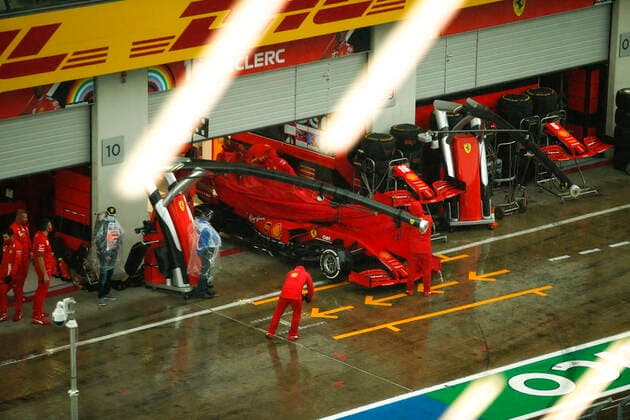 Motorsports: FIA Formula One World Championship, WM, Weltmeisterschaft 2020, Grand Prix of Styria, Pit lane, heavy rain Spielberg Austria