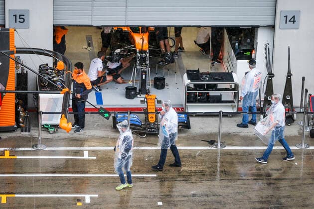 Motorsports: FIA Formula One World Championship, WM, Weltmeisterschaft 2020, Grand Prix of Styria, Pit lane, heavy rain Spielberg Austria