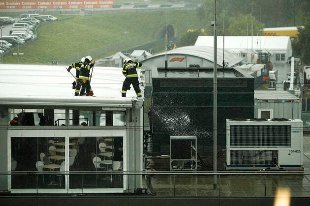 Motorsports: FIA Formula One World Championship, WM, Weltmeisterschaft 2020, Grand Prix of Styria, Pit lane, heavy rain Spielberg Austria