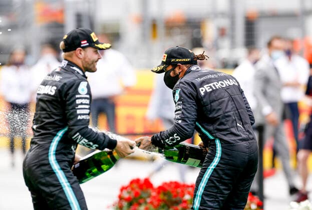 Motorsports: FIA Formula One World Championship, WM, Weltmeisterschaft 2020, Grand Prix of Styria, 77 Valtteri Bottas (FIN, Mercedes-AMG Petronas Formula One Team), 44 Lewis Hamilton (GBR, Mercedes-AMG Petronas Formula One Team), Spielberg Austria