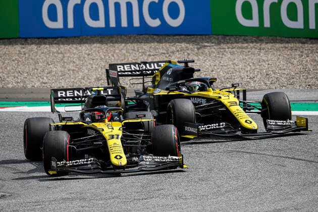 Motorsports: FIA Formula One World Championship, WM, Weltmeisterschaft 2020, Grand Prix of Styria, 31 Esteban Ocon (FRA, Renault DP World F1 Team), 3 Daniel Ricciardo (AUS, Renault DP World F1 Team), Spielberg Austria