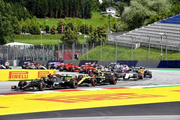 Motorsports: FIA Formula One World Championship, WM, Weltmeisterschaft 2020, Grand Prix of Styria, Start, 77 Valtteri Bottas (FIN, Mercedes-AMG Petronas Formula One Team), 31 Esteban Ocon (FRA, Renault DP World F1 Team), Spielberg Austria