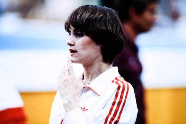 COMANECI Nadja Team ROU Olympiasiegerin Finale Schwebebalken der Frauen Olympische Sommerspiele 1980 in Moskau am 25. Juli 1980 in Moskau *** COMANECI Nadja Team ROU Olympic Champion Final Womens Suspended Balancing Beam Womens Olympic Summer Games 1980 in Moscow on 25 July 1980 in Moscow