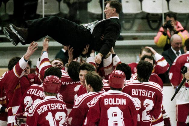 920223 Winter Olympics 1992, Ice hockey, Eishockey Coach Viktor Tikhonov of The Unified Team (Russia) celebrate with the players after defeating Canada in the final 3-1 at The Winter Olympic Games, Olympische Spiele, Olympia, OS on February 23, 1992 in Albertville, France. BILDBYRAN  Copyright: BILDBYRAN BB920223BB001