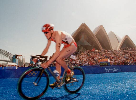 000917 Summer Olympics 2000, Triathlon: The finish area near Sydney Opera House during mens triathlon at The Summer Olympic Games, Olympische Spiele, Olympia, OS on September 17, 2000 in Sydney, Australia. BILDBYRAN  Copyright: BJORNxLINDGREN BB000917BB057