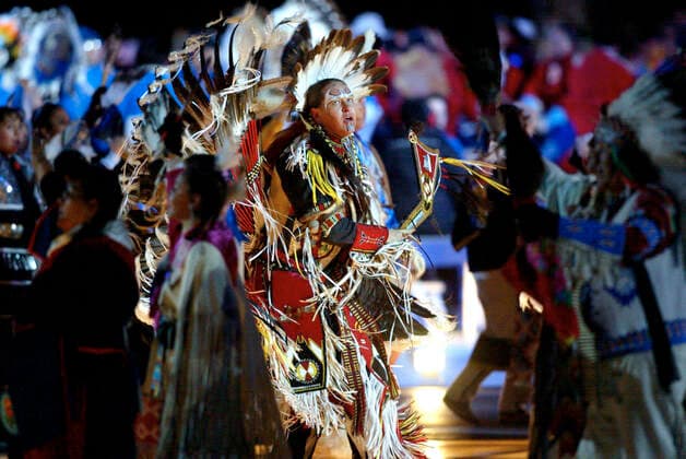 020208 Winter Olympics 2002, Opening Ceremony: An indian performer during the opening ceremony at The Winter Olympic Games, Olympische Spiele, Olympia, OS on February 8, 2002 in Salt Lake City, USA. BILDBYRAN  Copyright: NIKLASxLARSSON BB020208NL026