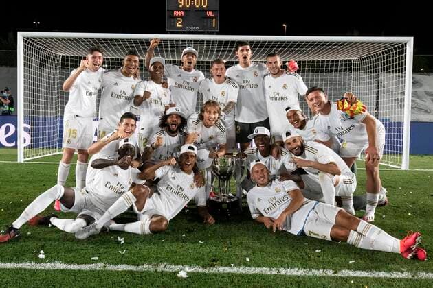 Bilder des Jahres 2020, Sport 07 Juli Sport Themen der Woche KW29 Spanish La Liga soccer match Real Madrid vs Villarreal at Alfredo Di Estefano Stadium, Madrid, July 16, 2020 Real Madrid players celebrate champions of the Spanish La Liga La Liga Cordon Press Cordon Press  xx xFUTBOLxTEMPORADAx2019-2020x