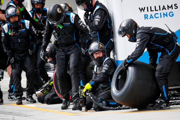 Motorsports: FIA Formula One World Championship, WM, Weltmeisterschaft 2020, Grand Prix of Hungary, Mechanic of Williams Racing Budapest Hungary