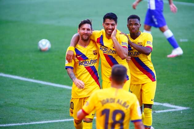 Bilder des Jahres 2020, Sport 07 Juli Sport Themen der Woche KW29 Sport Bilder des Tages Spanish La Liga soccer match Alaves vs Barcelona at Mendizorroza Stadium, Vitoria, July 19, 2020 Messi and Luis suarez and ansu Fati celebrate a goal La Liga Cordon Press Cordon Press  xJOSUxIZARRAx xFUTBOLxTEMPORADAx2019-2020x