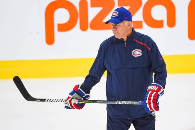 MONTREAL, QC - JULY 21: Montreal Canadiens head coach Claude Julien looks over drills during the Montreal Canadiens training camp on July 21, 2020, at Bell Sports Complex in Brossard, QC (Photo by David Kirouac Icon Sportswire) NHL, Eishockey Herren, USA JUL 21 Canadiens Training Camp Icon200721029