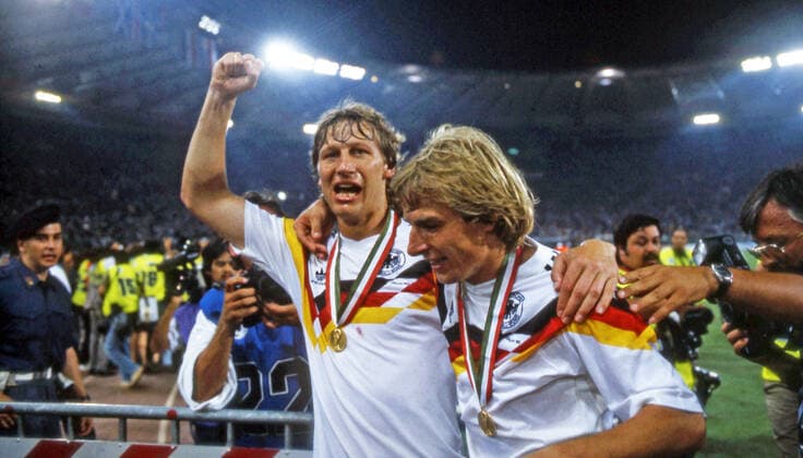 Deutschland - Argentinien Italien, Rom, 08.07.1990, Fussball, FIFA WM 1990 in Italien, Finale, DFB Deutschland - Argentinien (1:0): v.l. Guido Buchwald, Jürgen Klinsmann (beide Deutschland). *** Germany Argentina Italy, Rome, 08 07 1990, Football, FIFA World Cup 1990 in Italy, Final, DFB Germany Argentina 1 0 v l Guido Buchwald, Jürgen Klinsmann both Germany