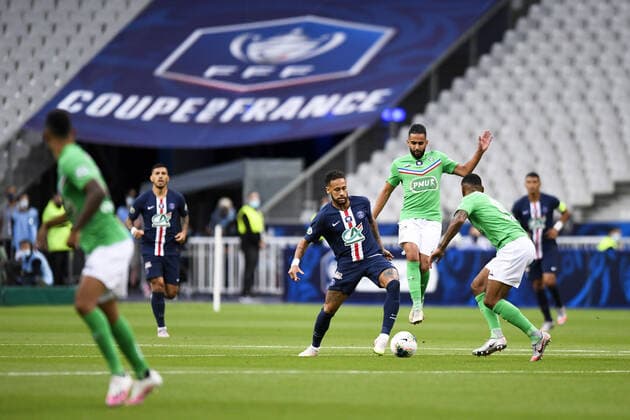 10 NEYMAR JR (PSG) - 07 RYAD BOUDEBOUZ (ASSE) FOOTBALL : Paris SG vs Saint Etienne - Coupe de France - Finale - 24 07 2020 FEP Panoramic 