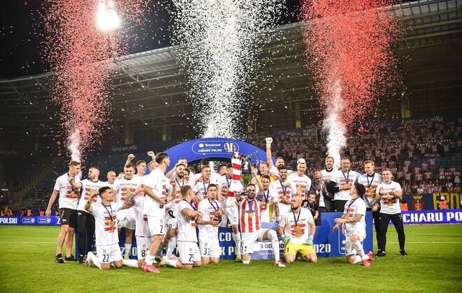 Bilder des Jahres 2020, Sport 07 Juli Sport Themen der Woche KW30 Sport Bilder des Tages 2020.07.24 Lublin Pilka nozna Final Totolotek Puchar Polski sezon 2019 2020 Cracovia Krakow - Lechia Gdansk N z Puchar Cracovia z Pucharem Polski, Radosc, Dekoracja Foto Rafal Rusek PressFocus 2020.07.24 Lublin Football Polish Cup Final season 2019 2020 Cracovia Krakow - Lechia Gdansk Puchar Cracovia z Pucharem Polski, Radosc, Dekoracja Credit: Rafal Rusek PressFocus NEWSPIX.PL --- Newspix.pl  20200724PF_RR251