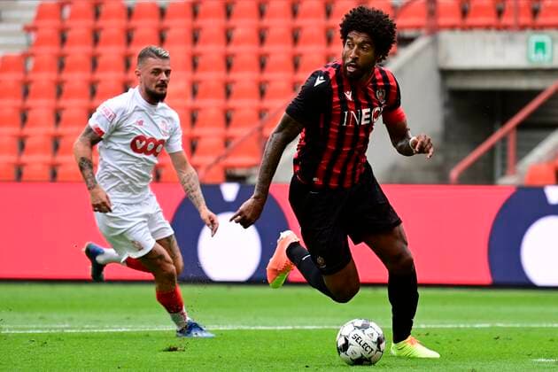 Sport Bilder des Tages LIEGE, BELGIUM - JULY 25 : Bonfim Dante defender of Nice in action during a pre season friendly game between Standard de Liege and OGC Nice on July 25, 2020 in Liege, Belgium, 25 07 2020 ( Photo by Peter De Voecht Photonews FOOTBALL : Standard de Liege vs OGC Nice - 25 07 2020 PHOTONEWS PANORAMIC 