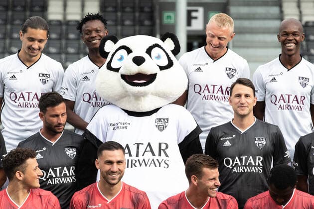 Sport Bilder des Tages Eupen s mascot (C) and Eupen s players pose for the photographer, in marge of the 2020-2021 photoshoot of Belgian Jupiler Pro League club KAS Eupen, Monday 27 July 2020 in Eupen. BRUNOxFAHY  x05830473x