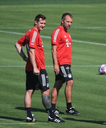 28 07 2020,1 FCB team training, FCB training grounds, football, Munich, in the picture Miroslav Klose FCB and Hansi Flick FCB