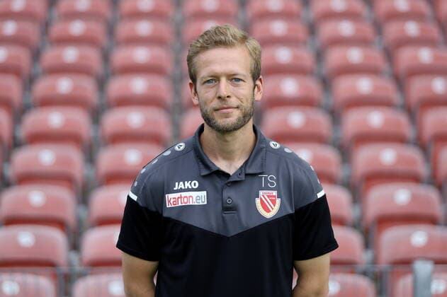 Athletics coach Tim Schneider FC Energie Cottbus Regionalliga Nordost Poträttermin 2020 2021 FC Energie Cottbus Regionalliga Nordost Poträttermin 2020 2021