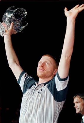 Boris Becker cheers with winners bowl 1 1995 Frankfurt exhibition hall winner of the ATP final 1995 Boris Becker cheers with winners bowl, TE191195Becker06 jpg, Frankfurt Germany , Copyright: xThomasxExlerx