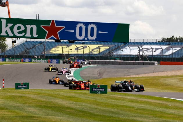 Motorsports FIA Formula One World Championship 2020, Grand Prix of Great Britain, 77 Valtteri Bottas FIN, Mercedes AMG Petronas Formula One Team , 33 Max Verstappen NLD, Aston Martin Red Bull Racing , Silverstone Great Britain