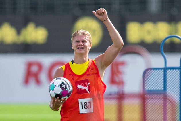 Soccer 1 Bundesliga, Season 2020 2021, Training of Borussia Dortmund on 03 08 2020 in Dortmund Nordrhein Westfalen Erling Bride Haaland sticks her thumb up Copyright: xInderlied Kirchner-Mediax