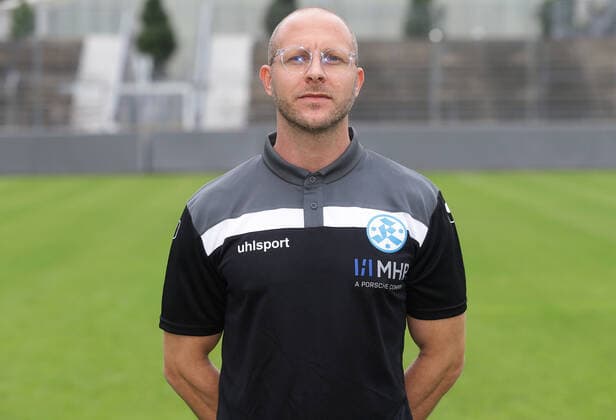 03 08 2020, Stuttgart , Oberliga , Photo session Stuttgarter Kickers , Adrian Fleucaus athletics coach