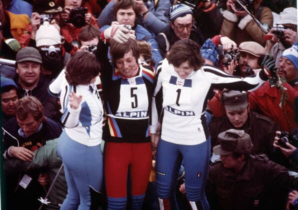 02.02.76 Olympia Innsbruck Österreich, Innsbruck, 02.02.1976, Winter Olympia 1976 in Innsbruck: Frauen Slalom v.l. 3. Platz Bronze Hanni Wenzel (Liechtenstein), 1. Platz Gold Rosi Mittermaier (BRD), 2. Platz Silber Claudia Giordani (Italien). *** 02 02 76 Olympia Innsbruck Austria, Innsbruck, 02 02 1976, Winter Olympia 1976 in Innsbruck Women Slalom v l 3 Place Bronze Hanni Wenzel Liechtenstein , 1 Place Gold Rosi Mittermaier BRD , 2 Place Silver Claudia Giordani Italy
