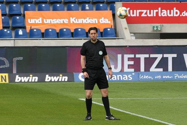 Referee Manuel Gräfe 3 Liga Football Season 2019 2020 Punktspiel without spectators 1 FC Magdeburg vs 1 FC Kaiserslautern in the MDCC Arena in Magdeburg Freisteller,Action,Football,Man,Men,Germany,30 05 2020