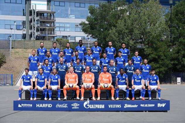FC Schalke 04 1 BL, portrait date 2020 2021, team photo, bottom from left, Benito Raman, Can Bozdogan, Amine Harit, Markus Schubert, Ralf Faehrmann, Michael Langer, Rabbi Matondo, Steven Skrzybski, Nick Taitague, 2 rows from bottom from left Benjamin Stambouli, Goalkeeper Coach Simon Henzler, Co-Coach Frank Fröhling, Head Coach David Wagner, Co-Coach Christoph Buehler, Co Coaches Matthias Kreutzer, Omar Mascarell, 3 rows from the bottom from the left Bastian Oczipka, Ahmed Kutucu, Nassim Boujellab, Suat Serdar, Timo Becker, Levent Mercan, Alessandro Schoepf, Sebastian Rudy, Top row from the left Guido Burgstaller, Ozan Kabak, Mark Uth, Salif Sane, Malick Thiaw, Matija Nastasic, Weston McKennie Gelsenkirchen North Rhine-Westphalia Germany Team2