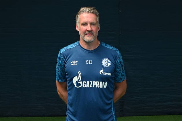 Goalkeeping coach Simon Henzler FC Schalke 04 1 BL, portrait date 2020 2021 Gelsenkirchen North Rhine-Westphalia Germany Team2