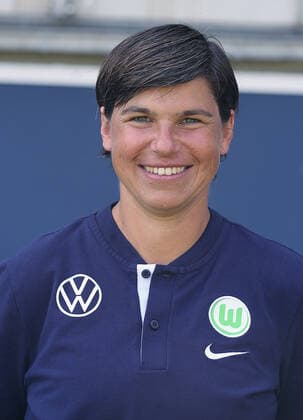 Assistant coach Ariane Hingst VfL Wolfsburg